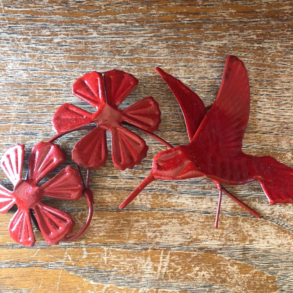 Red Metal Hummingbird & Flower Wall Decor